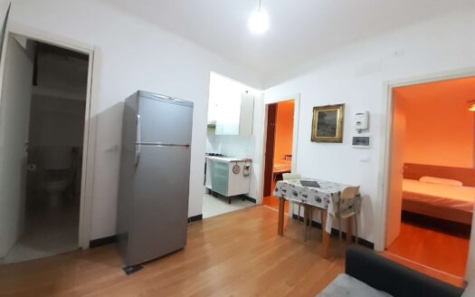 SESTRI CENTRALISSIMO OTTIMO TRILOCALE MQ 70 SOLO €69.000