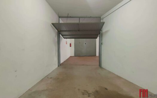 SESTRI ACCIAIO IN CONTESTO PRIVATO VENDESI BOX MQ 21 €35.000