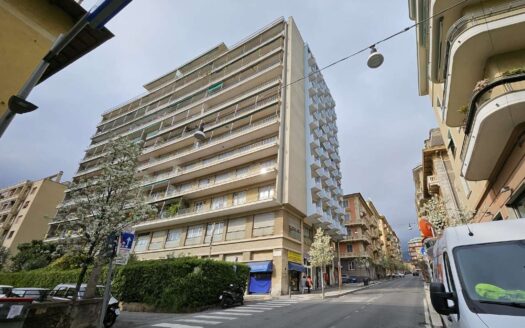 SESTRI VIALE OCCASIONE NUDA PROPRIETA’ MQ 130 SOLO € 81.000