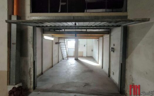 SESTRI VIA DELL’ACCIAIO BOX SOPPLACATO MQ 30 SOLO € 45.000