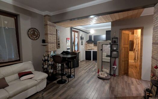SAN QUIRICO – VIA MAINOSO RISTRUTTURATI VANI 5 , MQ. 70
