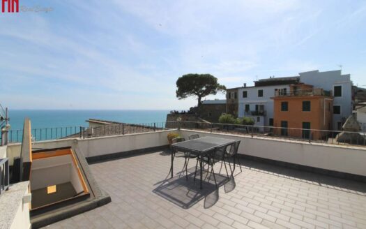CORNIGLIA – CINQUE TERRE | ATTICO CON TERRAZZA PANORAMICA A 360°