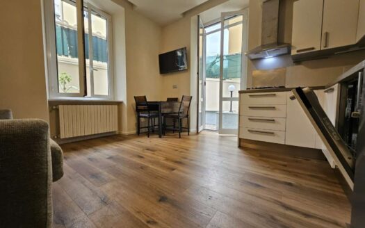 PEGLI VIA TARIGO AFFITTASI MQ 40 CON GIARDINO USO TRANSITORIO