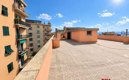 SESTRI –  VIA SPARTA DA RIVISTA VANI 5 BALCONE
