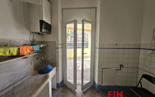 SESTRI AFFITTASI 5 VANI CON TERRAZZO E GIARDINO